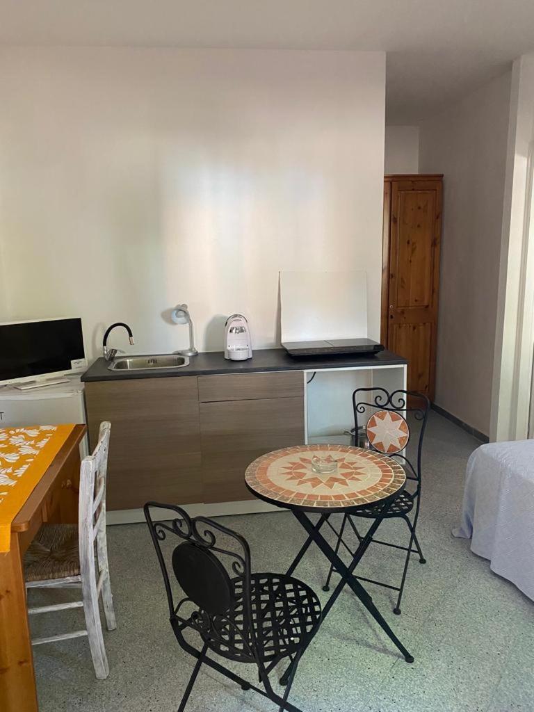 Le Stanze Del Mare Apart otel Golfo Aranci Oda fotoğraf