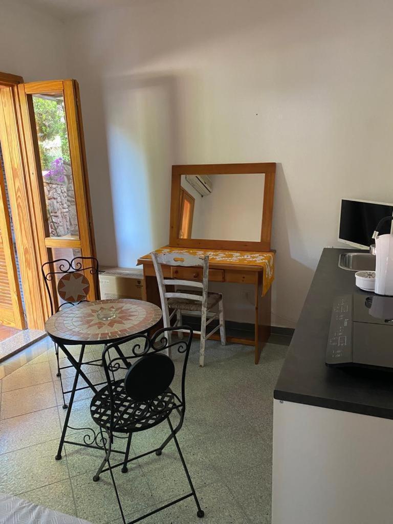 Le Stanze Del Mare Apart otel Golfo Aranci Oda fotoğraf